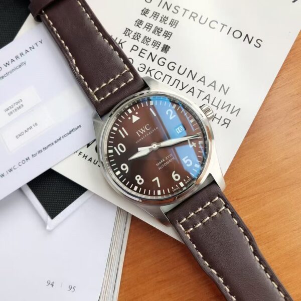 IWC Pilot's Watch Collection with Date Display - 图片 4