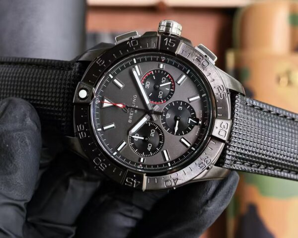 Breitling Avenger Collection - 图片 3