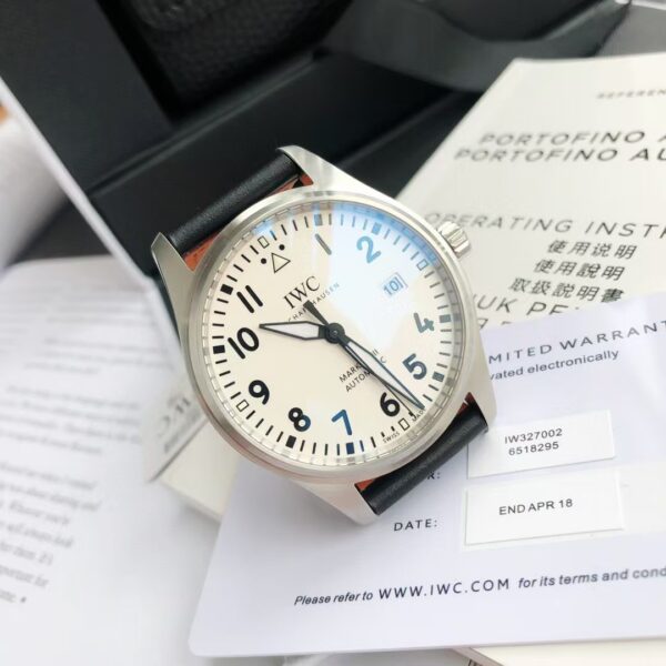 IWC Pilot's Watch Collection with Date Display - 图片 5