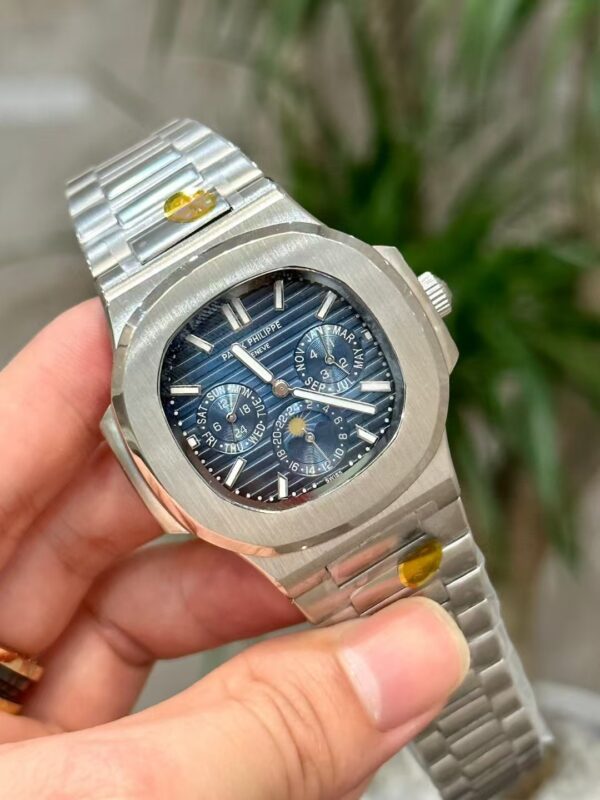 Patek Philippe Sporty Elegance Nautilus Collection - 图片 3