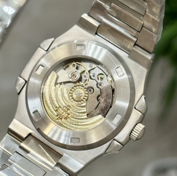 Patek Philippe Sporty Elegance Nautilus Collection - 图片 7