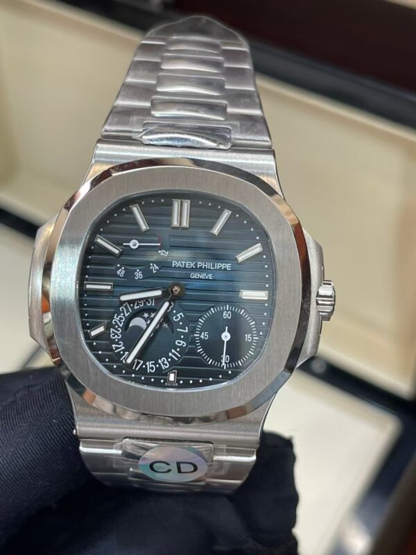 Patek Philippe Sporty Elegance Nautilus Collection - 图片 3