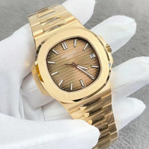 Patek Philippe Sporty Elegance Nautilus Collection - 图片 3