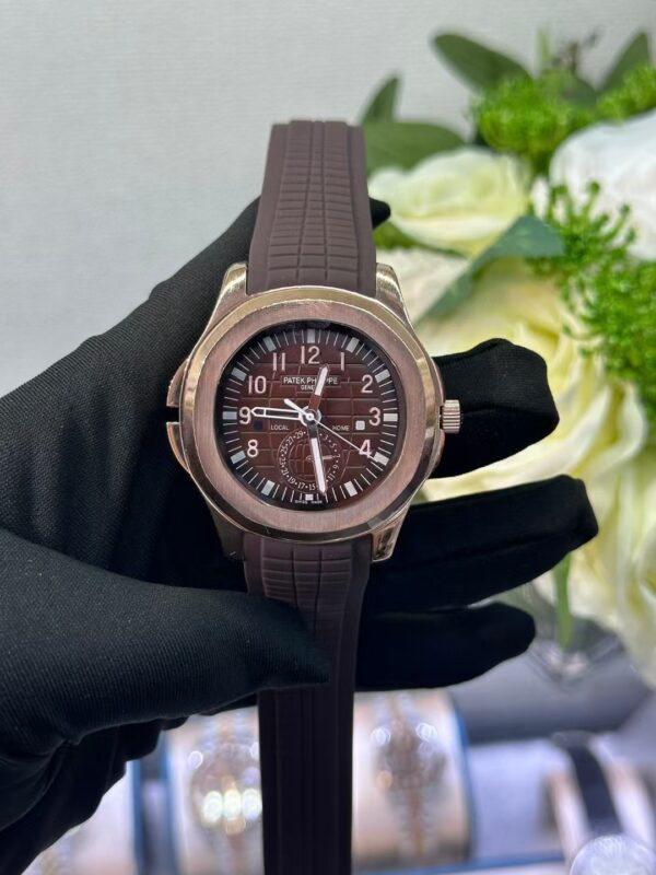 Patek Philippe Sporty Elegance Nautilus Collection - 图片 2