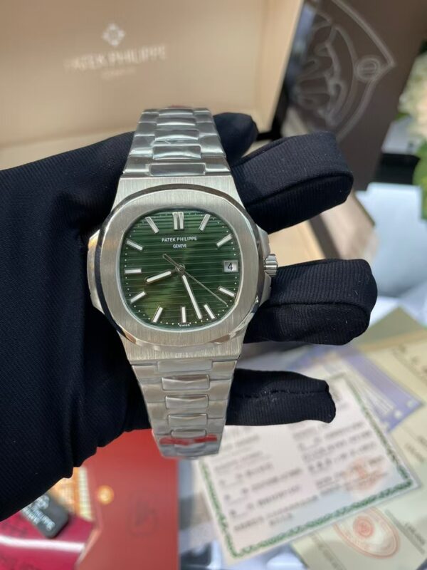 Patek Philippe Sporty Elegance Nautilus Collection - 图片 2