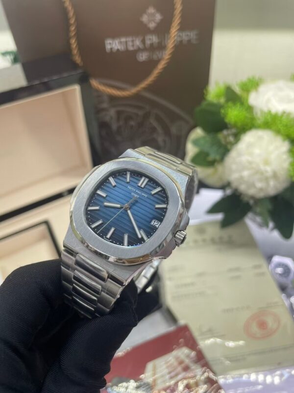 Patek Philippe Sporty Elegance Nautilus Collection - 图片 6