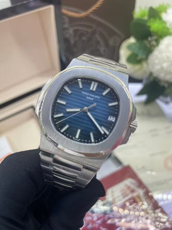 Patek Philippe Sporty Elegance Nautilus Collection - 图片 5