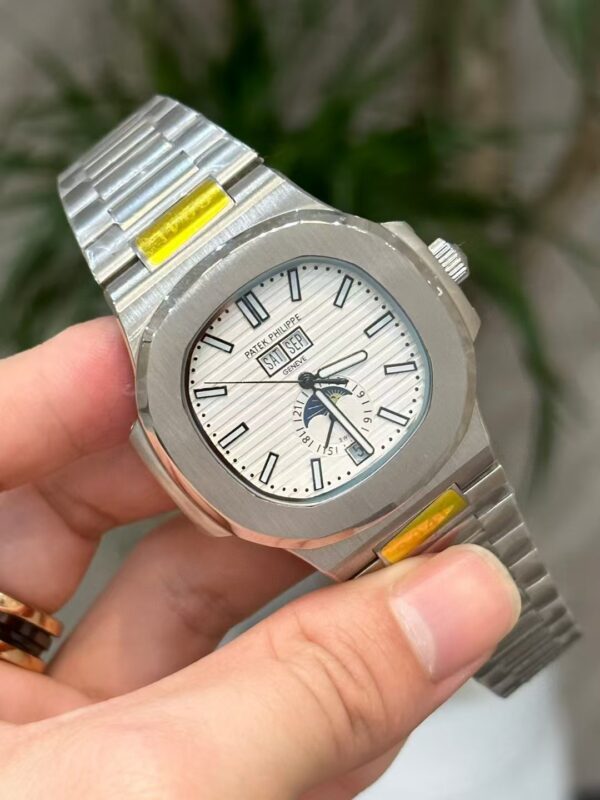 Patek Philippe Sporty Elegance Nautilus Collection - 图片 8