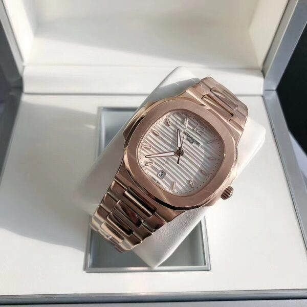 Patek Philippe Sporty Elegance Nautilus Collection - 图片 6