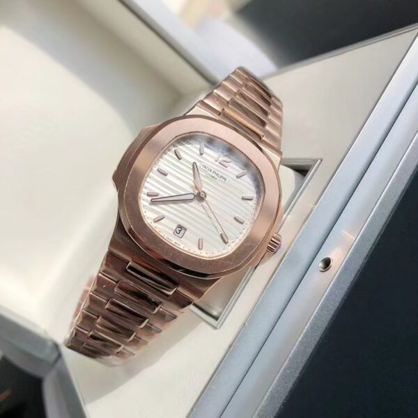 Patek Philippe Sporty Elegance Nautilus Collection - 图片 3